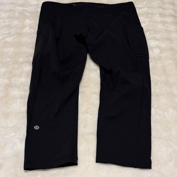 lululemon athletica Black Leggings/Cropped Pants - Picture 3 of 9